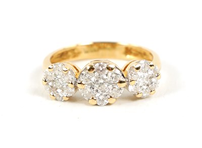 Lot 500 - AN 18CT GOLD CLUSTER DIAMOND RING