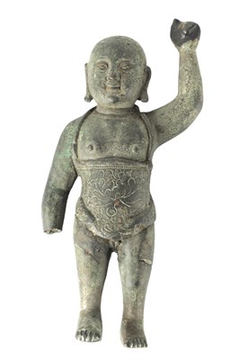 Lot 375 - AN EARLY CHINESE MING BRONZE FIGURE