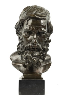 Lot 31 - A LATE 19TH / EARLY 20TH CENTURY BRONZE BUST OF SOCRATES