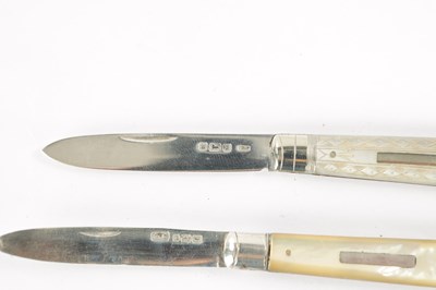 Lot 722 - A COLLECTION OF FOUR 19TH CENTURY SILVER FOLDING POCKET FRUIT KNIVES