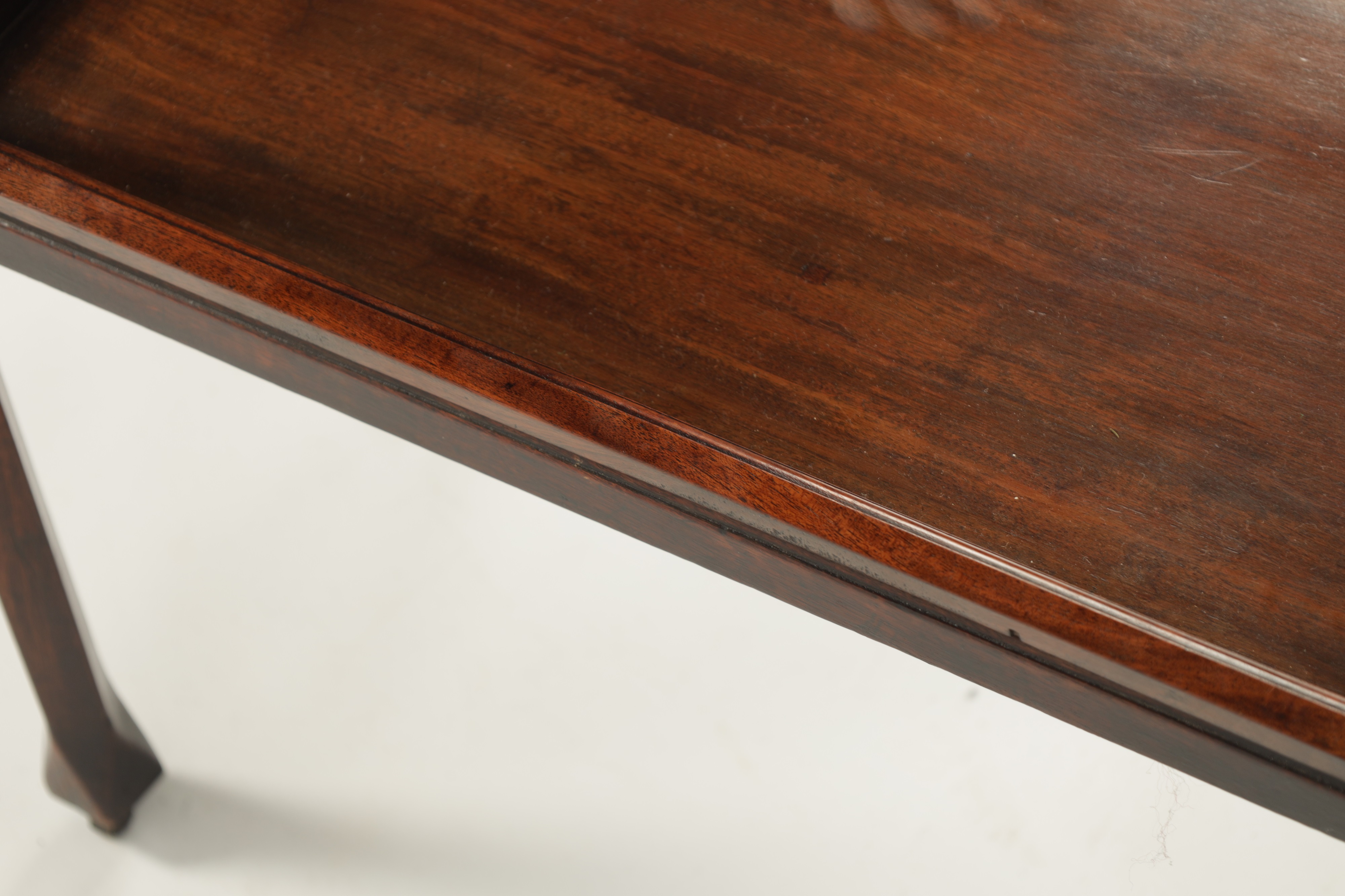 Lot 1402 - A RARE AND UNUSUAL GEORGE II MAHOGANY