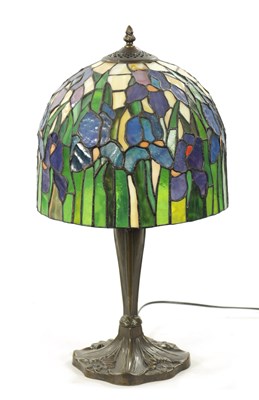 Lot 924 - A 20TH CENTURY TIFFANY STYLE BRONZE LAMP