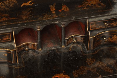 Lot 1496 - A FINE EARLY 18TH CENTURY CHINOISERIE DECORATED BLACK LACQUER TABLE BUREAU/MIRROR