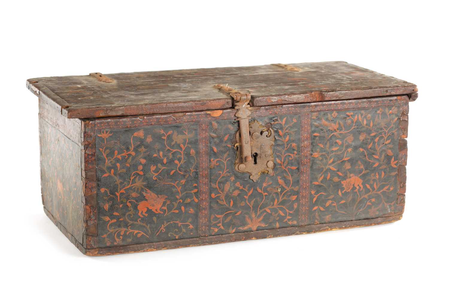 Lot 560 - A RARE 17TH CENTURY INDIAN LACQUERWORK WOODEN BOX
