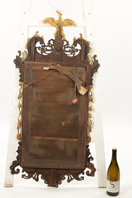 Lot 1405 - A GOOD GEORGE III MAHOGANY AND PARCEL GILT HANGING MIRROR