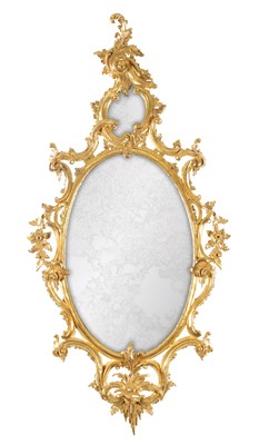 Lot 1482 - AN 18TH CENTURY CARVED GILTWOOD CHIPPENDALE STYLE HANGING MIRROR