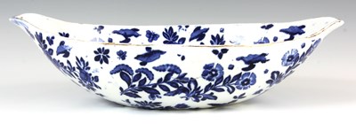 Lot 51 - A 19TH CENTURY BLUE AND WHITE SPODE TYPE OVAL...