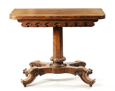 Lot 329 - AN UNUSUAL WILLIAM IV FIGURED ROSEWOOD TEA TABLE BEARING MAKERS LABEL FOR J KENDELL & CO