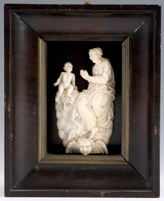 Lot 512 - AN EARLY 17TH CENTURY IVORY CARVING of Mary...