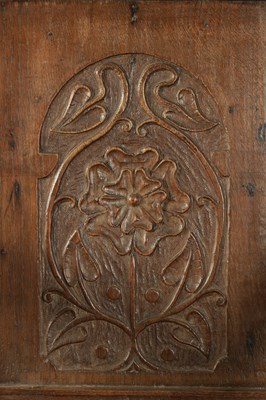 Lot 357 - A 17TH CENTURY WAINSCOT CHAIR WITH TUDOR ROSE