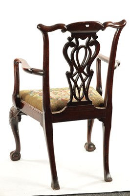 Lot 271 - A FINE 18TH CENTURY CHIPPENDALE STYLE MAHOGANY ARMCHAIR