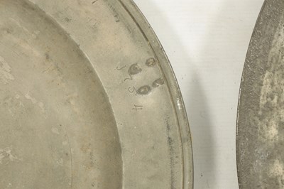 Lot 273 - A SET OF FOUR 18TH CENTURY PEWTER PLATES AND A LIPPED TANKARD
