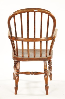 Lot 91 - A 19TH CENTURY CHILD'S STICK-BACK WINDSOR CHAIR