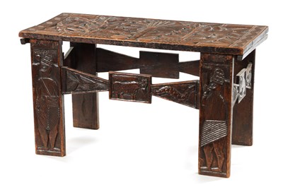 Lot 375 - A CARVED HARDWOOD ASHANTI NATIVE OCCASIONAL TABLE