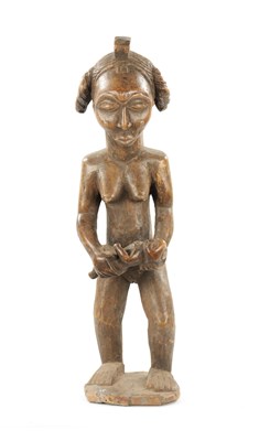 Lot 238 - AN ANTIQUE NATIVE CARVED HARDWOOD FIGURE OF LADY WITH CHILD