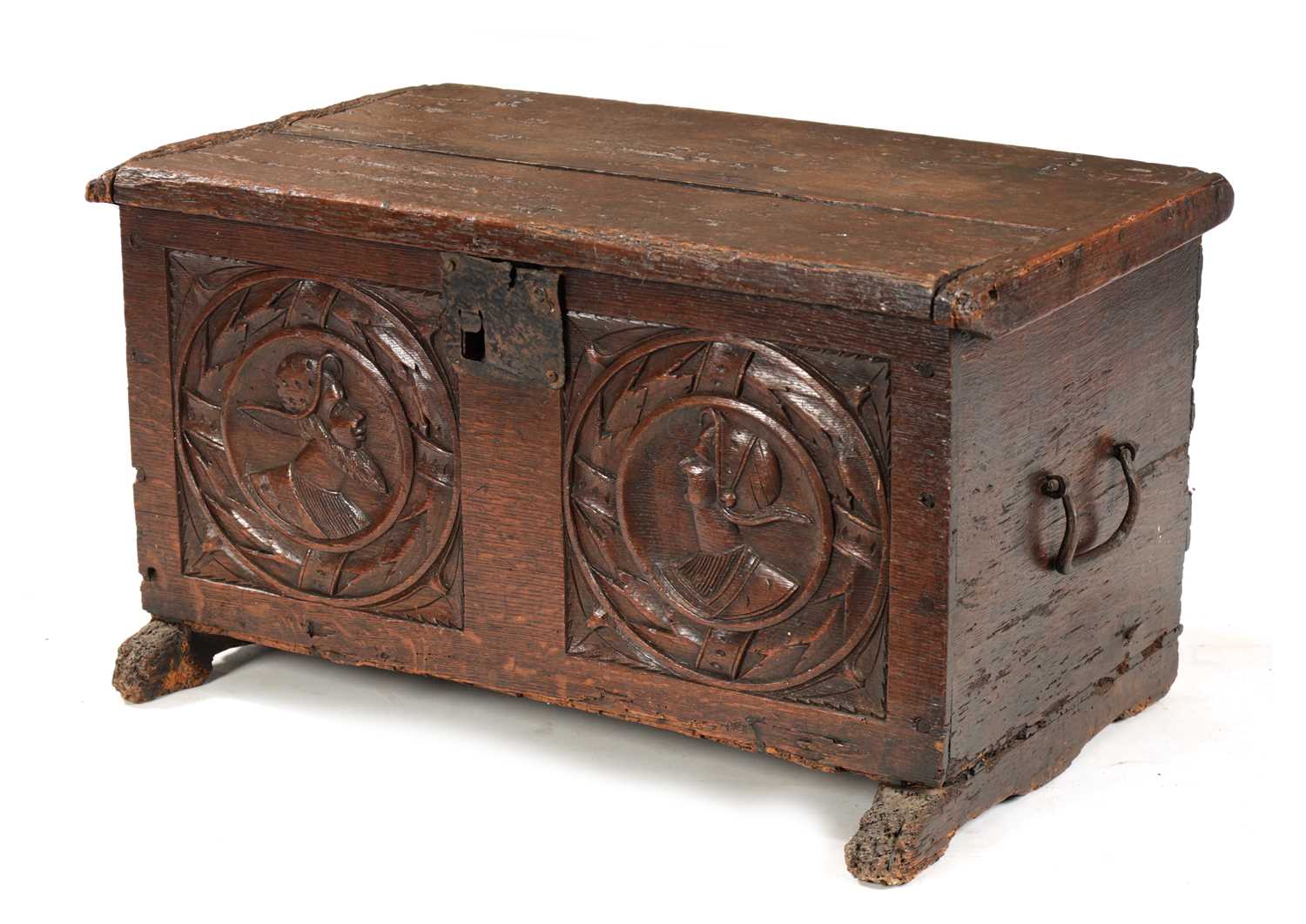 Lot 135 - A RARE 16TH CENTURY OAK TUDOR PERIOD COFFER OF SMALL SIZE