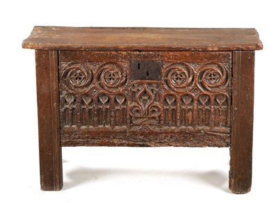 Lot 28 - A RARE 15TH/16TH CENTURY GOTHIC OAK PLANK COFFER OF SMALL SIZE