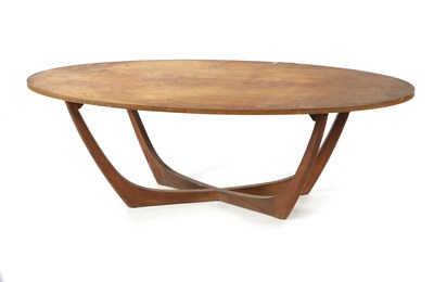 Lot 370 - A 1950'S OVAL COFFEE TABLE