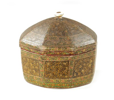 Lot 417 - AN ANTIQUE KASHMIRE PAINTED OCTAGONAL BOX