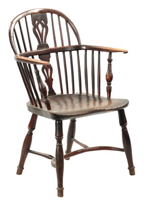 Lot 1411 - AN EARLY 19TH CENTURY YEW WOOD LOW BACK WINDSOR CHAIR