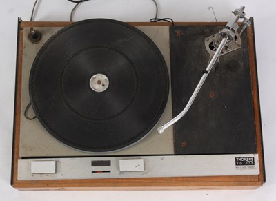 Lot 580 - A THORENS TD125 TURNTABLE WITH A SME3012 ...