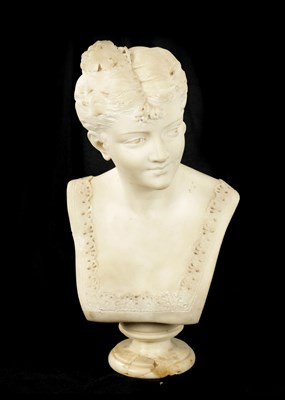 Lot 784 - AN EARLY 20TH CENTURY ITALIAN CARVED MARBLE BUST OF A YOUNG LADY