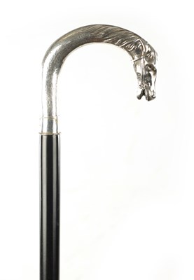 Lot 750 - AN EARLY 20TH CENTURY CONTINENTAL SILVER-HANDLED WALKING STICK