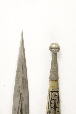 Lot 804 - A SILVER NIELLO WORK QAMA DAGGER