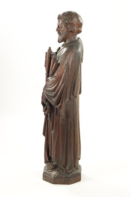 Lot 1075 - AN EARLY CARVED FIGURE OF ST. PETER