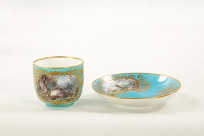 Lot 472 - A FINE LATE 18TH / 19TH CENTURY SEVRES PORCELAIN CUP AND SAUCER
