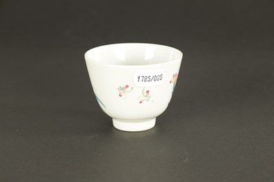 Lot 503 - A SMALL CHINESE QING DYNASTY DOCAI PORCELAIN ORCHID FLOWER CUP