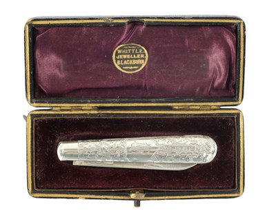 Lot 714 - A 19TH CENTURY SILVER FOLDING POCKET FRUIT KNIFE