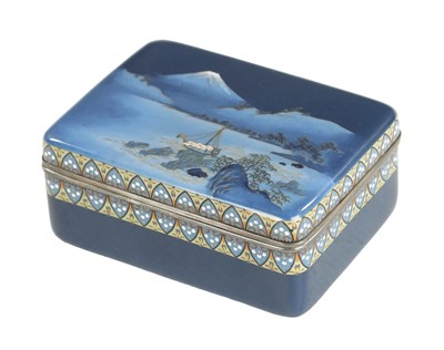 Lot 533 - A LATE 19TH CENTURY JAPANESE CLOISONNE ENAMEL BOX AND COVER BY HAYASHI KODENJI