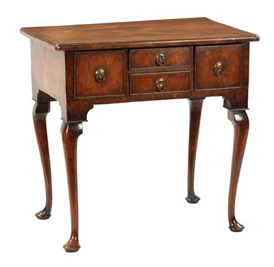 Lot 1499 - A QUEEN ANNE FIGURED WALNUT LOWBOY