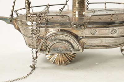 Lot 727 - AN EARLY 20TH CENTURY SILVER METAL NOVELTY TABLE LIGHTER