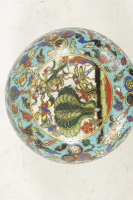Lot 492 - A 19TH CENTURY CHINESE CLOISONNE ENAMEL LIDDED BOX