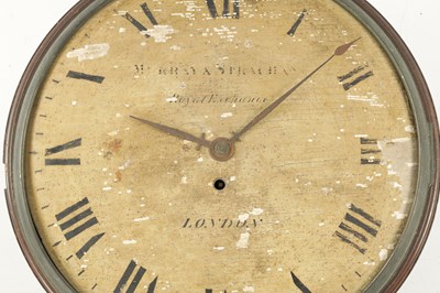 Lot 1293 - MURRAY & STRACHAN, ROYAL EXCHANGE, LONDON. A REGENCY 12” CONVEX WOODEN DIAL MAHOGANY BRASS INLAID DROP BOX HANGING WALL CLOCK