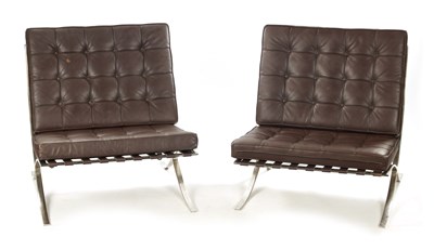Lot 1375 - A PAIR OF 20TH CENTURY BARCELONA CHROME AND LEATHER UPHOLSTERED CHAIRS