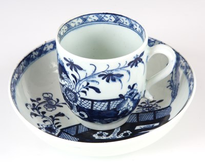 Lot 64 - AN 18TH CENTURY BLUE AND WHITE LOWESTOFT...