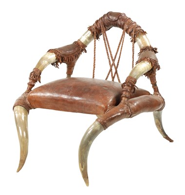 Lot 1436 - A STYLISH 20TH CENTURY BUFFALO HORN AND LEATHER UPHOLSTERED CHAIR