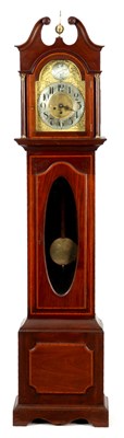 Lot 663 - AN EARLY 20th CENTURY MAHOGANY AND SATINWOOD...