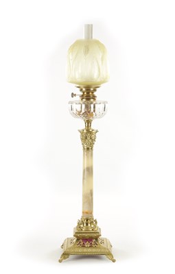 Lot 860 - A LATE 19TH CENTURY CORINTHIAN COLUMN SQUARE BASE BRASS AND ONYX OIL LAMP