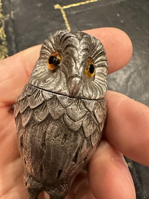 Lot 409 - A SET OF SILVER NOVELTY OWL CONDIMENTS BY GARRARD & CO.