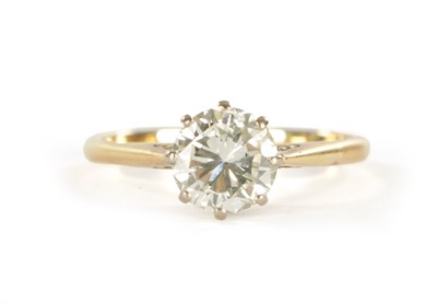 Lot 308 - AN 18CT GOLD DIAMOND SOLITAIRE RING