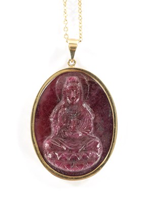 Lot 339 - A 9CT GOLD CARVED RUBY PENDENT