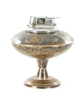 Lot 492 - AN EARLY 20TH CENTURY SIAMESE SILVER NIELLO TABLE LIGHTER