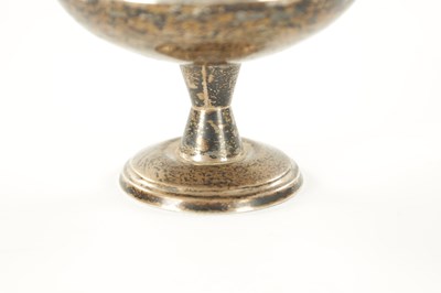 Lot 492 - AN EARLY 20TH CENTURY SIAMESE SILVER NIELLO TABLE LIGHTER