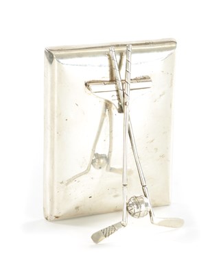 Lot 399 - AN EDWARDIAN SILVER GOLFING LETTER CLIP