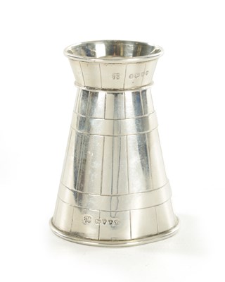 Lot 500 - A VICTORIAN SILVER PEPPER GRINDER FORMED AS A BARREL