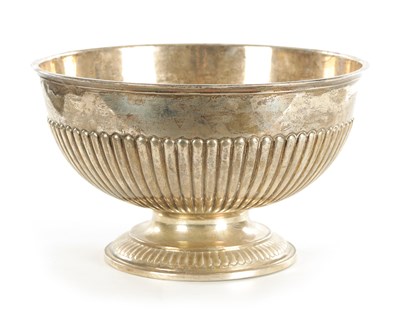 Lot 524 - A VICTORIAN RIBBED CIRCULAR FOOTED SILVER ROSE BOWL